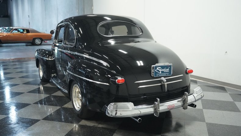 Unknown-Coupe-1946-Black-Red-and-Black-6