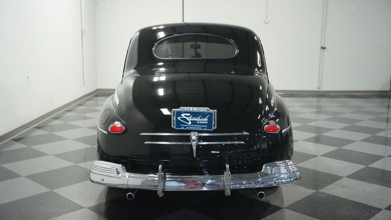 Unknown-Coupe-1946-Black-Red-and-Black-7