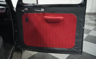 Unknown-Coupe-1946-Black-Red-and-Black-8