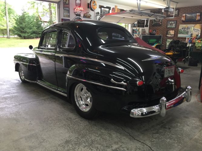 Unknown-Coupe-1947-Black-Red-5