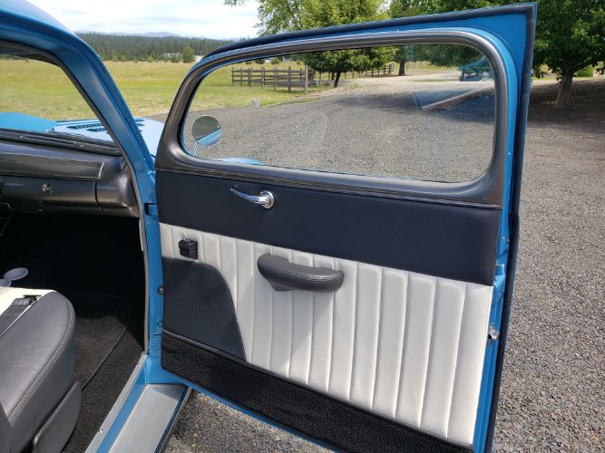 Unknown-Coupe-1948-Flatz-Blue-2-Tone-Gray-Leather-16