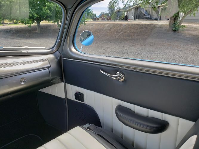 Unknown-Coupe-1948-Flatz-Blue-2-Tone-Gray-Leather-5