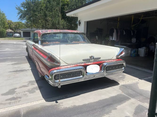 Unknown-Coupe-1957-Red