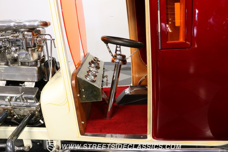 Unknown-Coupe-1967-White-metallic-pearl-Red-11