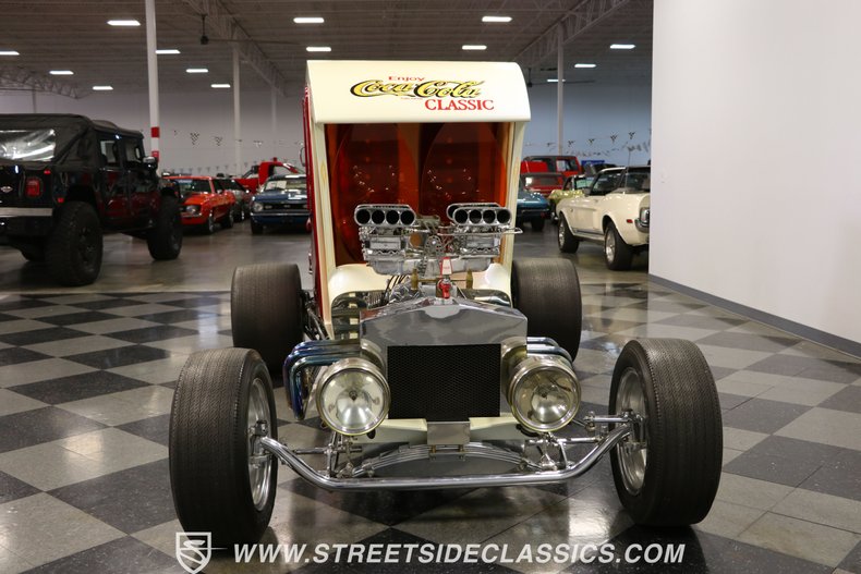 Unknown-Coupe-1967-White-metallic-pearl-Red-21