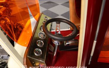Unknown-Coupe-1967-White-metallic-pearl-Red-38
