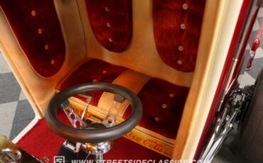 Unknown-Coupe-1967-White-metallic-pearl-Red-46