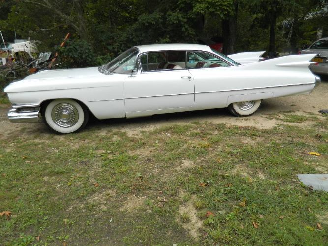 Unknown-Coupe-deville-1959-White-1