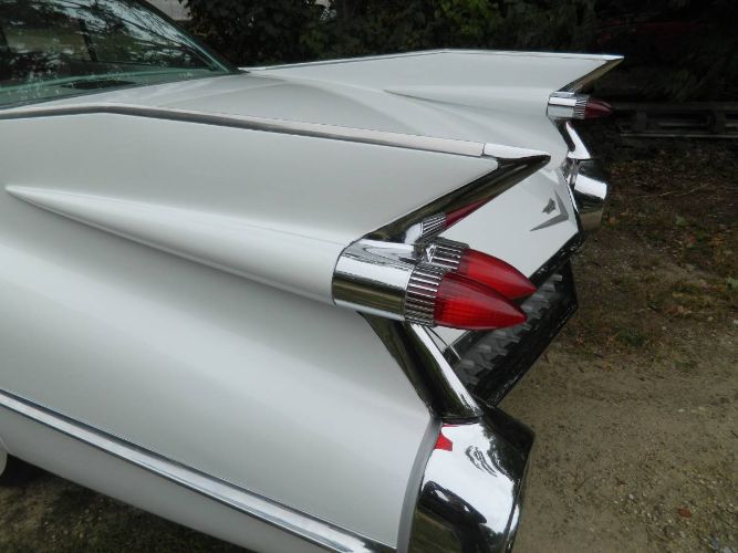 Unknown-Coupe-deville-1959-White-13