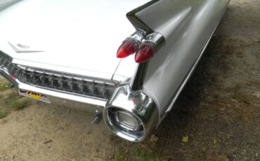 Unknown-Coupe-deville-1959-White-14