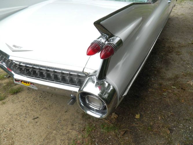 Unknown-Coupe-deville-1959-White-14
