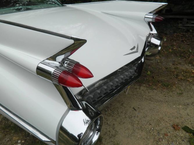 Unknown-Coupe-deville-1959-White-15