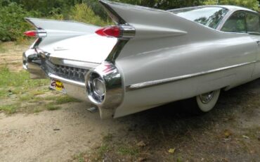 Unknown-Coupe-deville-1959-White-18