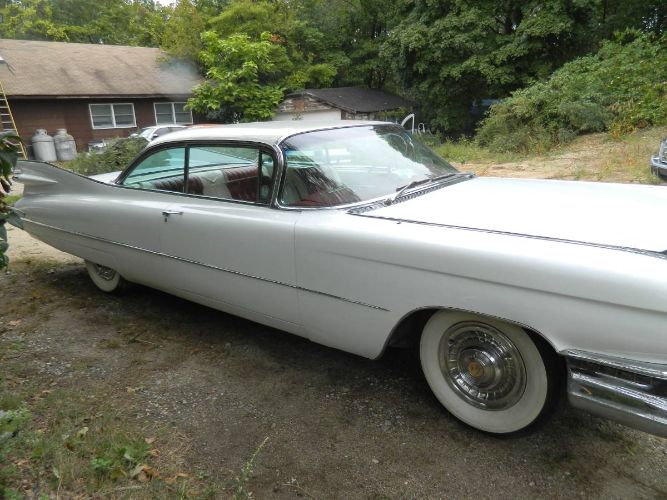 Unknown-Coupe-deville-1959-White-4