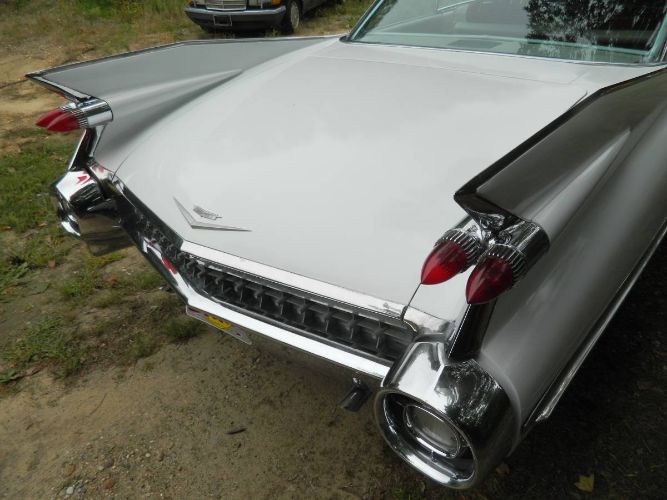 Unknown-Coupe-deville-1959-White-5