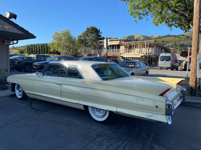 Unknown-Coupe-deville-1962-Yellow-1