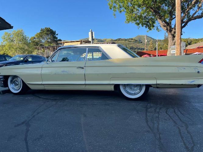 Unknown-Coupe-deville-1962-Yellow-4