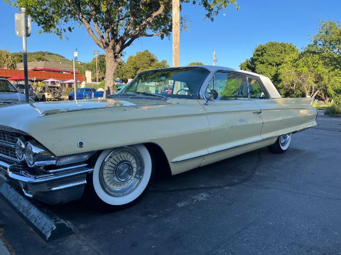 Unknown-Coupe-deville-1962-Yellow-6