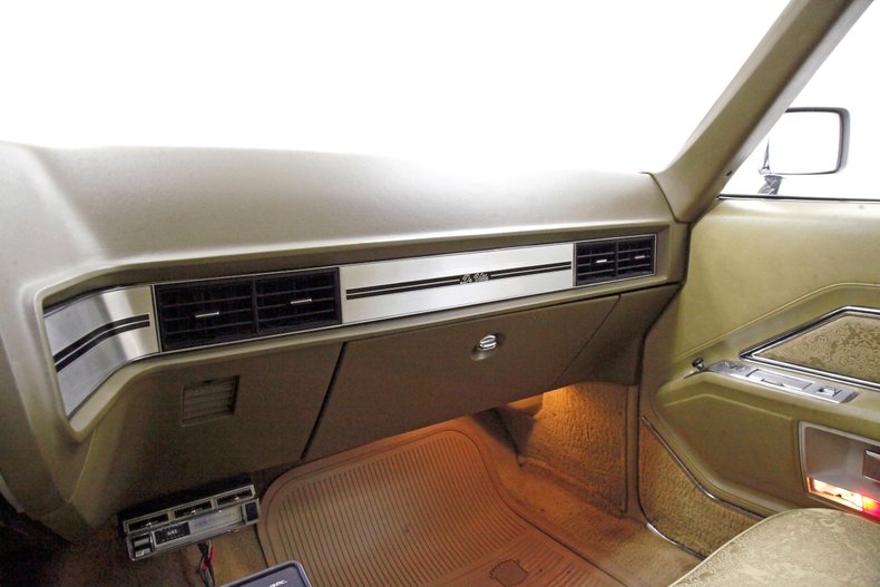 Unknown-Coupe-deville-1970-Bayberry-Metallic-Gold-27