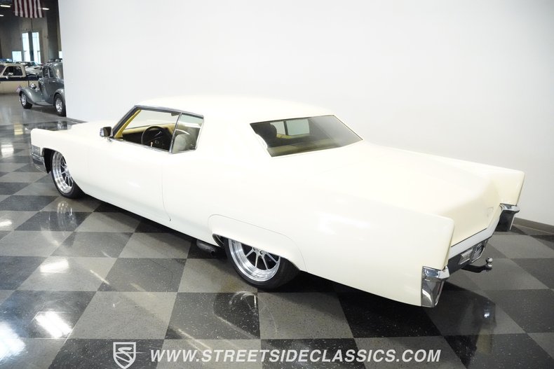 Unknown-Coupe-deville-1970-Cotillion-White-Tan-1