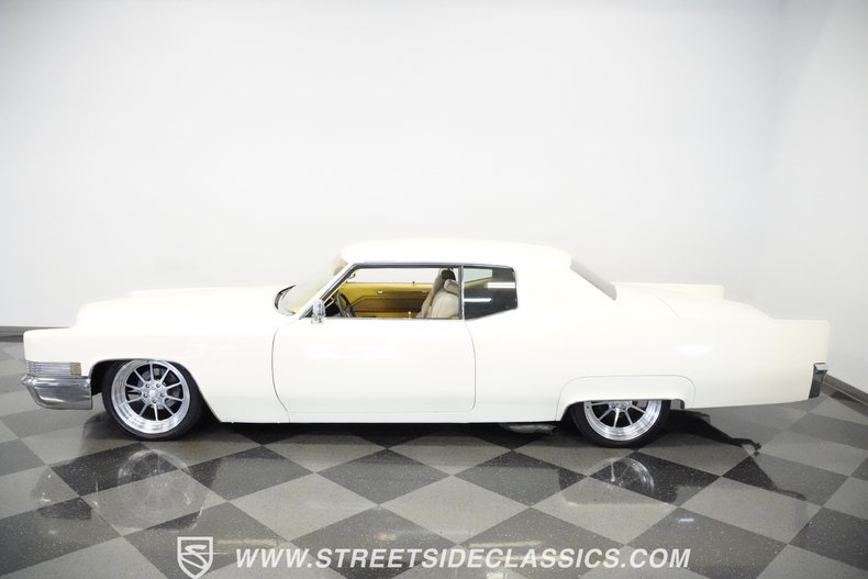 Unknown-Coupe-deville-1970-Cotillion-White-Tan-23