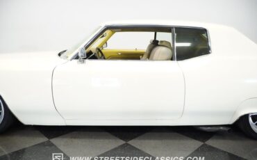 Unknown-Coupe-deville-1970-Cotillion-White-Tan-24