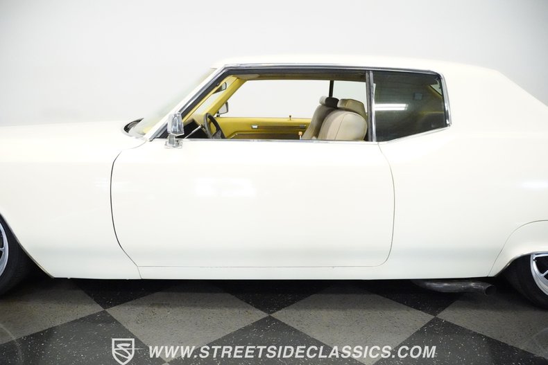 Unknown-Coupe-deville-1970-Cotillion-White-Tan-24