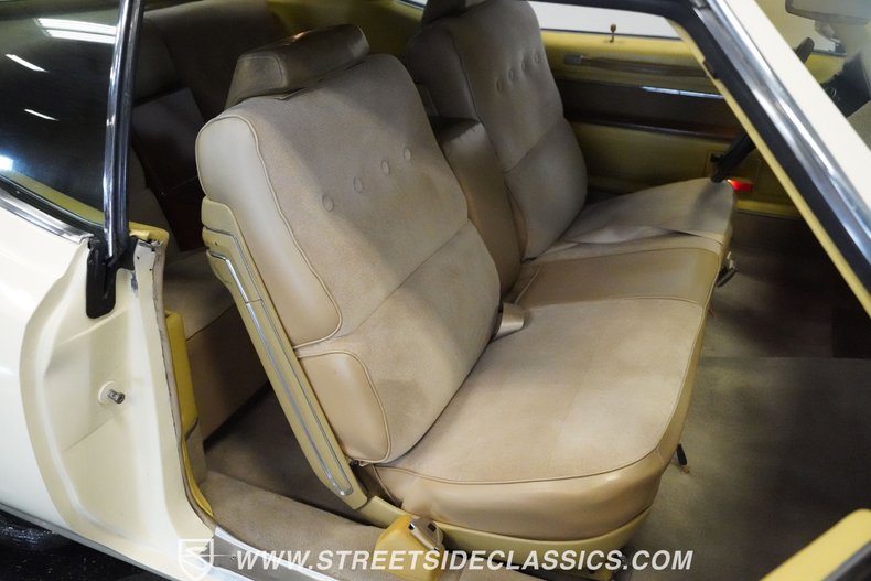 Unknown-Coupe-deville-1970-Cotillion-White-Tan-27
