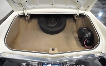 Unknown-Coupe-deville-1970-Cotillion-White-Tan-31
