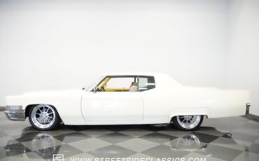 Unknown-Coupe-deville-1970-Cotillion-White-Tan