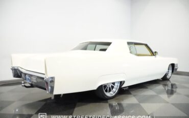 Unknown-Coupe-deville-1970-Cotillion-White-Tan-38