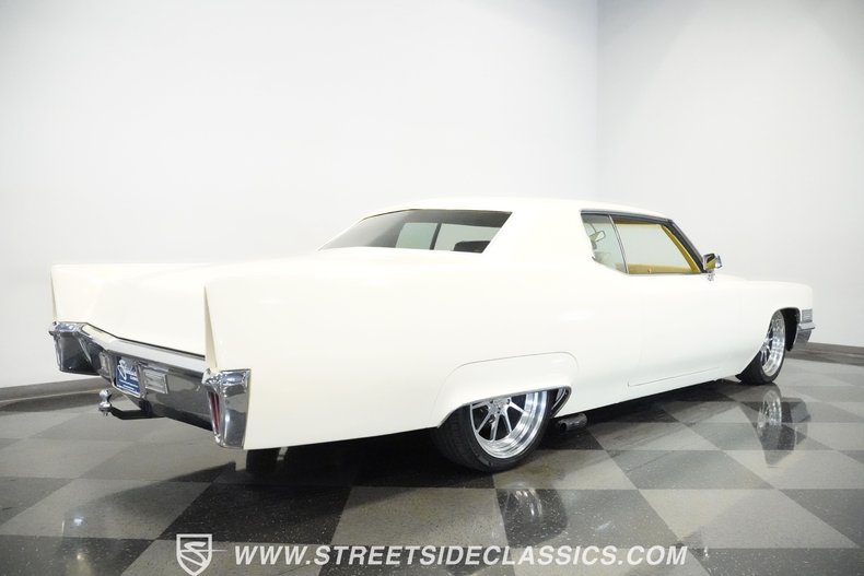 Unknown-Coupe-deville-1970-Cotillion-White-Tan-38