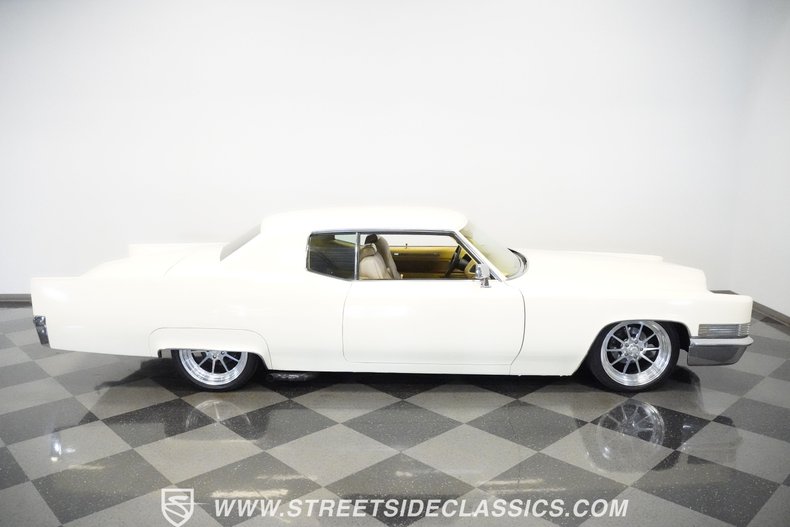 Unknown-Coupe-deville-1970-Cotillion-White-Tan-39