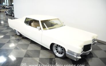 Unknown-Coupe-deville-1970-Cotillion-White-Tan-42