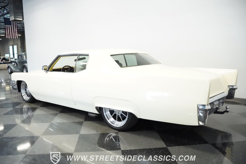 Unknown-Coupe-deville-1970-Cotillion-White-Tan-44