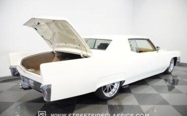 Unknown-Coupe-deville-1970-Cotillion-White-Tan-46