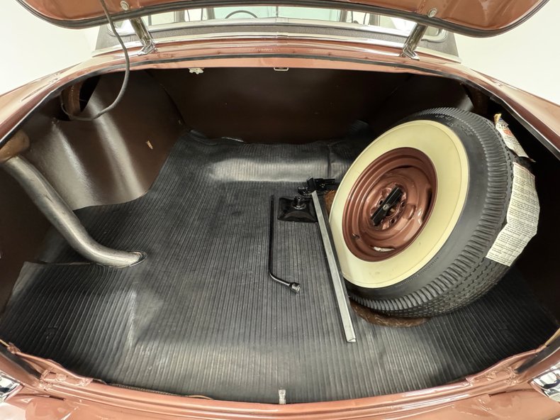 Unknown-Crestliner-1950-Brown-Metallic-Tan-41