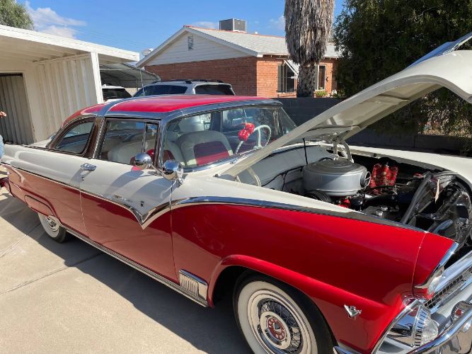 Unknown-Crown-victoria-1955-Red-8