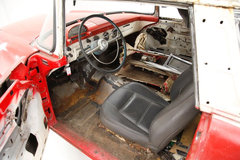 Unknown-Crown-victoria-1955-Red-Black-25