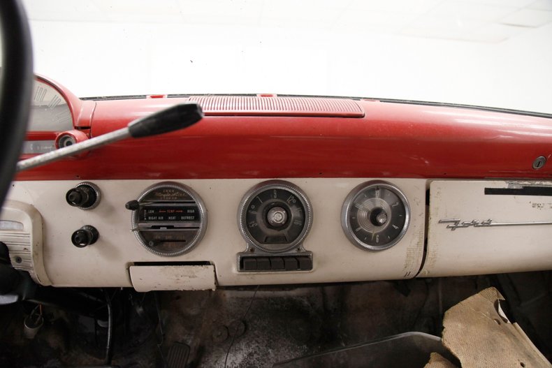 Unknown-Crown-victoria-1955-Red-Black-27