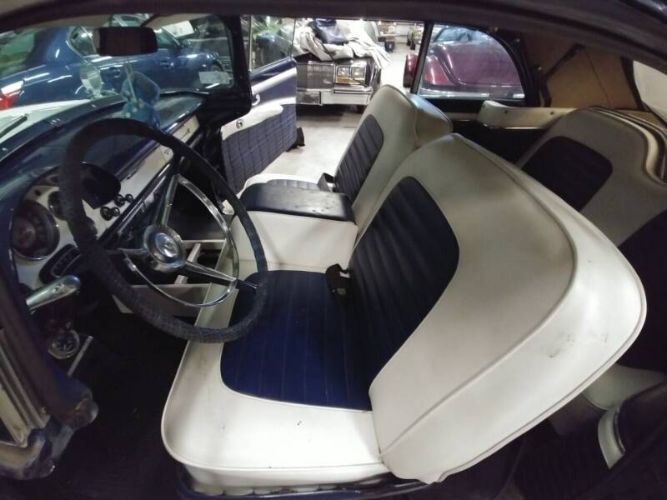 Unknown-Crown-victoria-1956-White-Blue-1