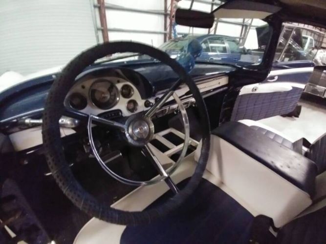Unknown-Crown-victoria-1956-White-Blue-7