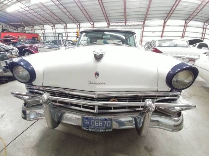 Unknown-Crown-victoria-1956-White-Blue-9