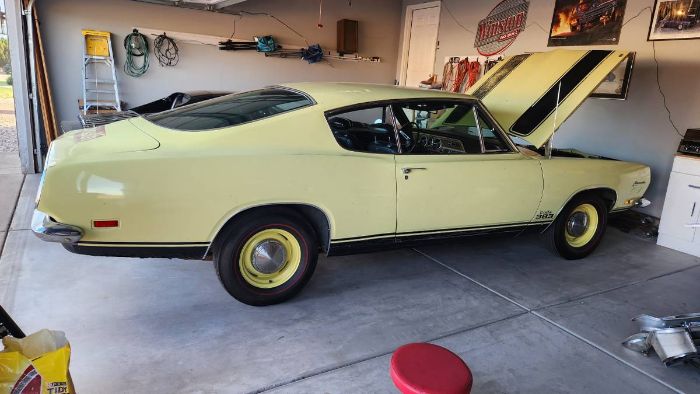 Unknown-Cuda-1969-Yellow-1