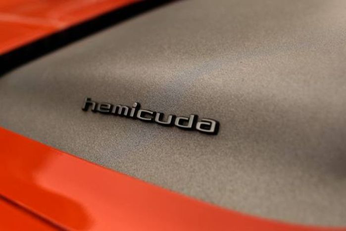 Unknown-Cuda-1970-Orange-Black-11