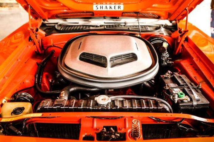 Unknown-Cuda-1970-Orange-Black-17