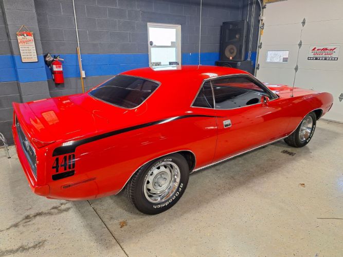 Unknown-Cuda-1970-Red-Black-4