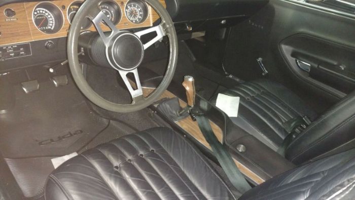 Unknown-Cuda-1971-Black-15
