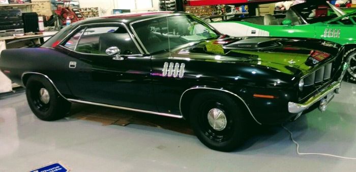 Unknown-Cuda-1971-Black-6