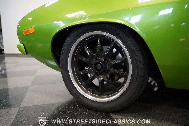 Unknown-Cuda-1972-Metallic-Green-Black-20